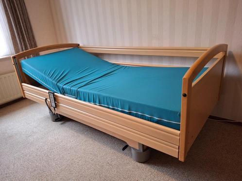 hoog/laag bed, Malsch, Huis en Inrichting, Slaapkamer | Bedden, Zo goed als nieuw, Eenpersoons, 90 cm, 200 cm, Hout, Verstelbaar