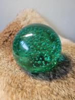 Groene glazen presse papier - 9 cm diameter, Huis en Inrichting, Ophalen, Zo goed als nieuw