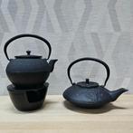 Japanse gietijzeren theepotten met een theelichthouder, Huis en Inrichting, Keuken | Servies, Overige materialen, Overige typen
