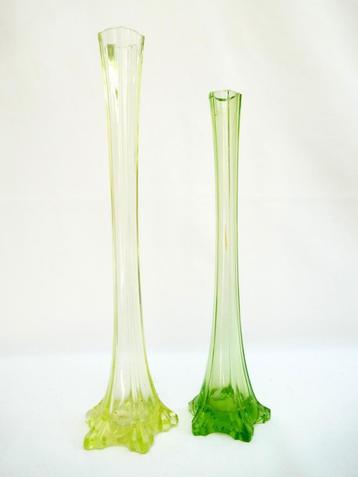 uranium glas - solifleurs - hoge vazen beschikbaar voor biedingen