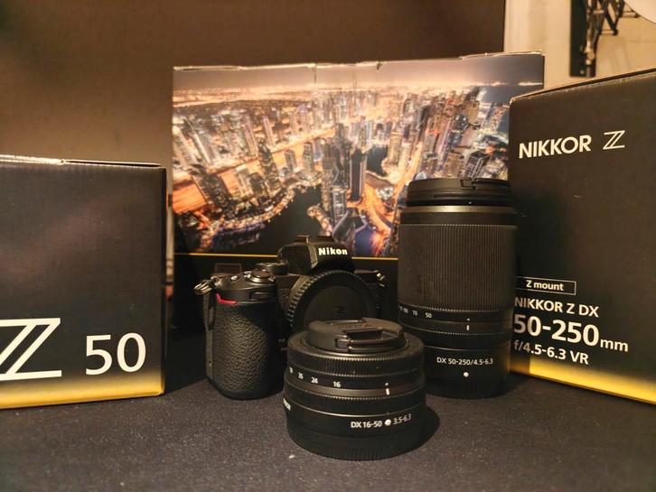Nikon Z50 met 2 lenzen + rugtas, Audio, Tv en Foto, Fotografie | Lenzen en Objectieven, Zo goed als nieuw, Standaardlens, Zoom
