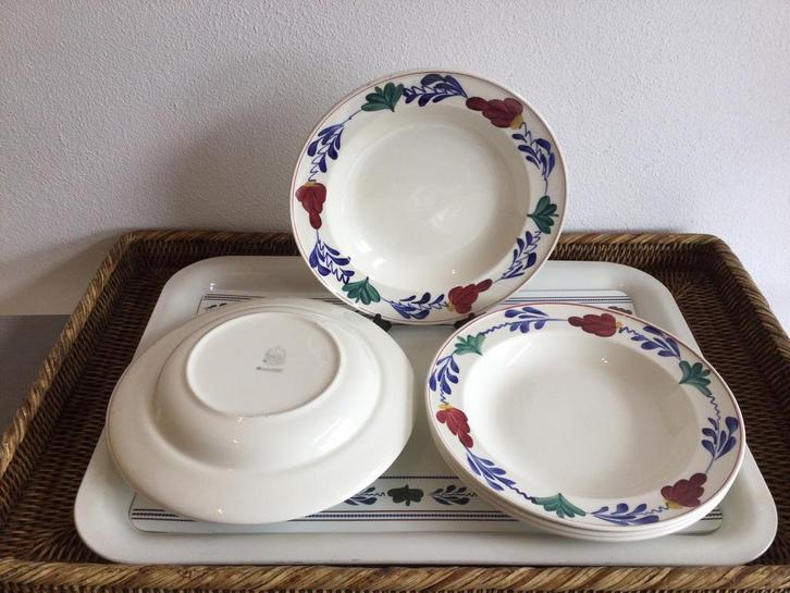 Boerenbont Maastricht ( Soepbord California), Antiek en Kunst, Antiek | Servies los, Ophalen of Verzenden