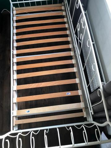 Metalen bed