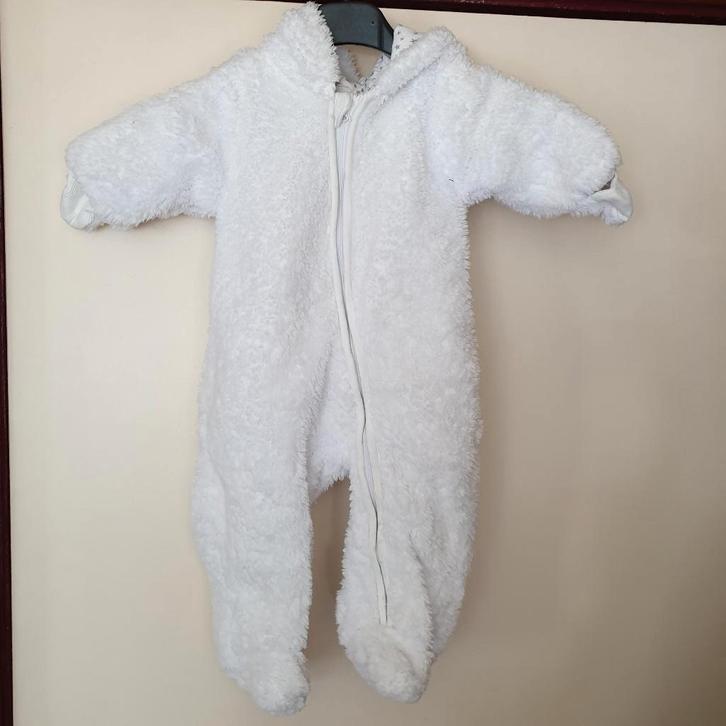 Leuk wit baby winterpakje, oortjes. Mt 62/68.Merk Sweet baby, Kinderen en Baby's, Babykleding | Maat 62, Zo goed als nieuw, Meisje
