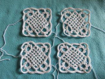 4 gehaakte granny squares witte katoen evt ook patroon beschikbaar voor biedingen