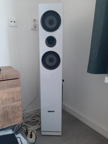 Set nette zuil speakers beschikbaar voor biedingen