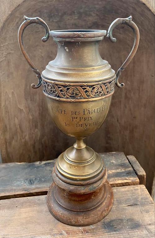 Vintage trofee beker (bokaal) op houten voet, Antiek en Kunst, Curiosa en Brocante, Ophalen of Verzenden