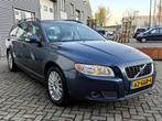 Volvo V70 2.5T 5-cil H6 Momentum Volleder PDC Navi Trekhaak, Auto's, 1800 kg, Navigatiesysteem, Blauw, 2521 cc