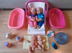 Babypoppen tweeling popjes met bad flesje potje babyborn, Ophalen of Verzenden, Zo goed als nieuw, Jongen of Meisje