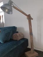 Vloerlamp met houten voet, Zo goed als nieuw, Ophalen