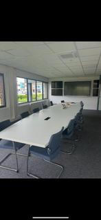 Vergadertafel met  14 stoelen, Zakelijke goederen, Kantoor en Winkelinrichting | Kantoormeubilair en Inrichting, Vergader- of Presentatieruimte