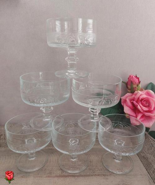 6 Vintage Savam Melba glazen wijn/ijs fruit reliëf Italië, Verzamelen, Glas en Borrelglaasjes, Zo goed als nieuw, Overige typen