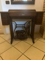 Antiek naaimachine in tafel, Antiek en Kunst, Antiek | Naaimachines, Ophalen