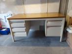 GRATIS vintage Bureau met Lades, Huis en Inrichting, Bureaus, Ophalen, Gebruikt
