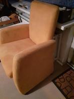 GRATIS okergeel fauteuiltje, Huis en Inrichting, Fauteuils, Ophalen