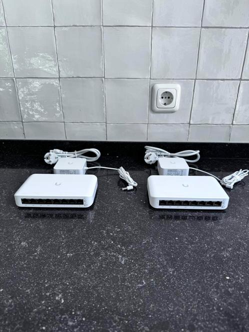 Ubiquiti UniFi USW-Lite-8-Poe, Computers en Software, Netwerk switches, Zo goed als nieuw, Verzenden