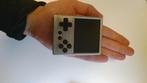 GKD Pixel 2 metalen gameboy, Spelcomputers en Games, Spelcomputers | Nintendo Game Boy, Ophalen, Zo goed als nieuw, Game Boy Advance