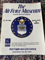 Nick P. Apple and Gene Gurne. The Air Force Museum  Softcove, Boeken, Oorlog en Militair, Niet van toepassing, Ophalen of Verzenden