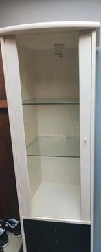 Zwart-wit vitrinekast met glazen deur en verlichting, Huis en Inrichting, Kasten | Vitrinekasten, Ophalen, Minder dan 50 cm, Zo goed als nieuw