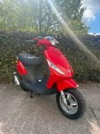⭐️Piaggio zip 50cc 2t Brom 5217 km esm uitlaat⭐️, Fietsen en Brommers, Scooters | Piaggio, Ophalen, Zo goed als nieuw, Zip