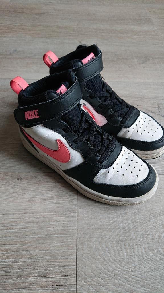 ≥ Nike sneakers, maat 31, zwart en roze — Kinderkleding