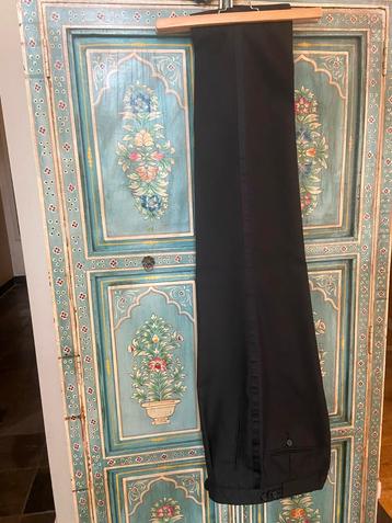 Smokingbroek maat 48 beschikbaar voor biedingen