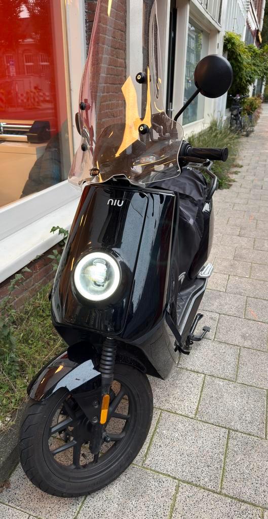 NIU NQI GTS elektrische scooter – app, GPS, keyless start, Fietsen en Brommers, Scooters | Overige merken, Zo goed als nieuw, Maximaal 45 km/u
