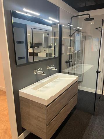 Showroom badkamermeubel Assenti 120cm beschikbaar voor biedingen