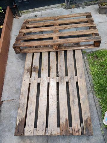 2 pallets beschikbaar voor biedingen