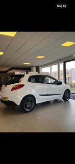 Mazda 2 1.3 55KW 5DRS 2014 Wit, Voorwielaandrijving, Stof, 74 pk, Zwart