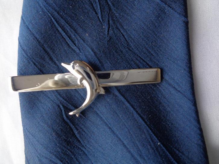 DASSPELD DASKLEM DOLFIJN ZILVERKLEURIG, Sieraden, Tassen en Uiterlijk, Overige Accessoires, Zo goed als nieuw, Ophalen of Verzenden