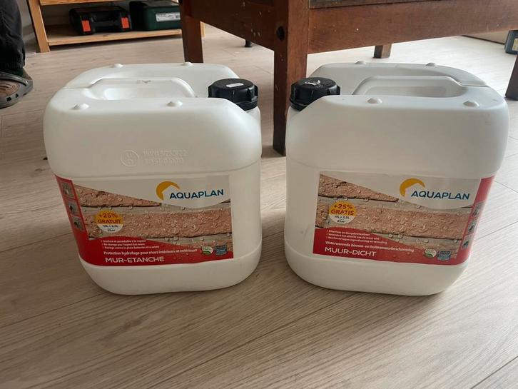 Aquaplan Muur-Dicht 12,5L + drukspuit – 1 nieuw & 1 halfvol, Huis en Inrichting, Schoonmaakartikelen, Ophalen