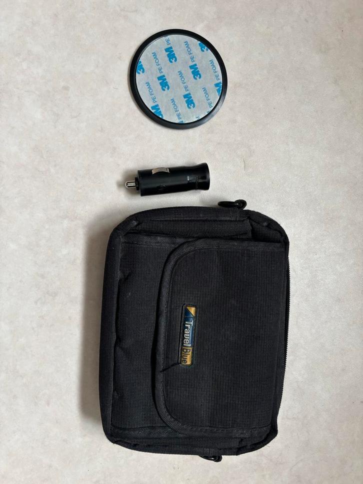 TomTom Accessoires: Etui, Sigaretten Stekker, Dashboard Plak, Auto diversen, Autonavigatie, Gebruikt, Ophalen of Verzenden