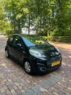 Peugeot 107 1.0 12V 5DR 2013 Zwart 107161 km, Voorwielaandrijving, Zwart, 4 stoelen, Origineel Nederlands