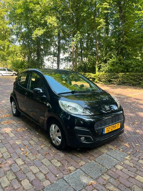 Peugeot 107 1.0 12V 5DR 2013 Zwart 107161 km, Auto's, Peugeot, Particulier, Airbags, Airconditioning, Centrale vergrendeling, Elektrische ramen