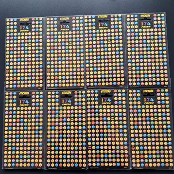 Glinsterstickers smileys. Bijna 1400 stuks. Nieuw!
8 vellen. beschikbaar voor biedingen