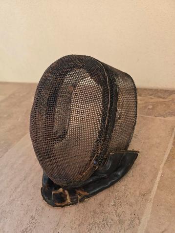 schermmaskerhelm, eind 19e eeuw, metaal, moleskin & leer €89 beschikbaar voor biedingen