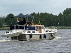 Motorjacht met schipper huren, Met schipper