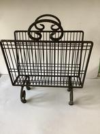 Leuk gietijzeren tijdschriften rekje, Huis en Inrichting, Woonaccessoires | Krantenbakken en Lectuurbakken, Ophalen, Zo goed als nieuw