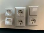 Jung 3 Stopcontacten &  2 Dimmers & 2 reserve stopcontacten, Ophalen of Verzenden, Zo goed als nieuw, Stopcontact