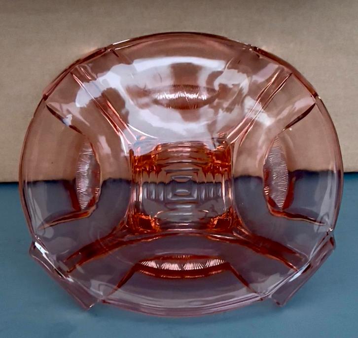 Vintage schaal, geperst glas oud roze, Antiek en Kunst, Antiek | Glas en Kristal, Ophalen of Verzenden