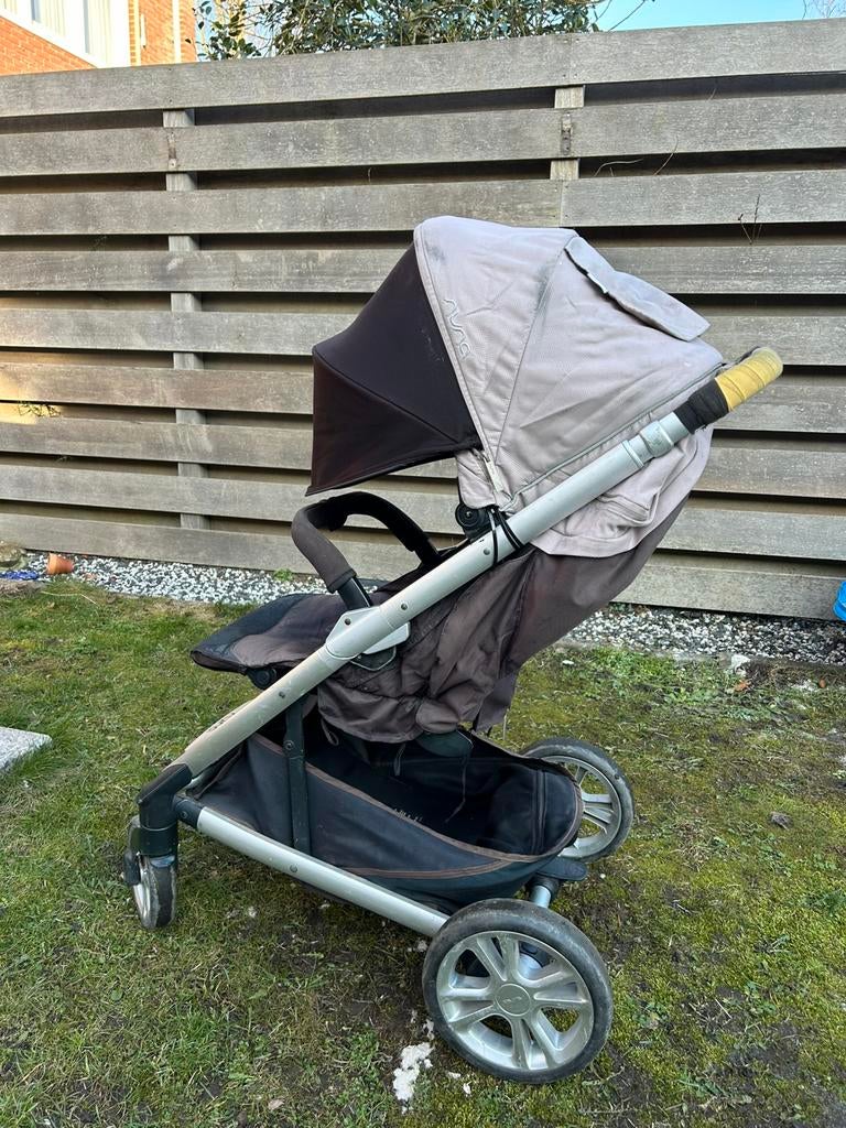Nuna kinderwagen, Gebruikt, Verstelbare duwstang, Ophalen, Kinderwagen