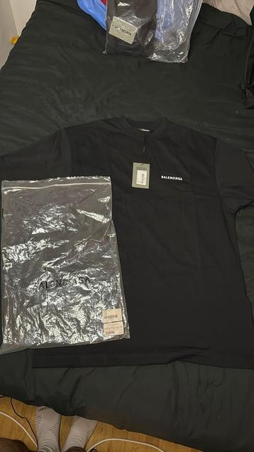 Balenciaga Oversized Fit Maat M beschikbaar voor biedingen