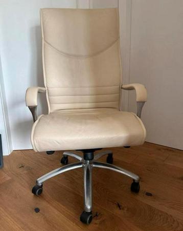 Frezza Pulchra Executive design stoelen. Leer en aluminium beschikbaar voor biedingen
