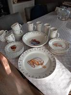 Jet feestdagen kerstservies 24 delig, Huis en Inrichting, Keuken | Servies, Ophalen, Zo goed als nieuw, Overige stijlen, Kop(pen) en/of Schotel(s)