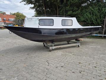 leuke stalen notaris boot beschikbaar voor biedingen