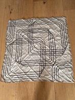Zwart/wit beige zijde sjaal., Kleding | Dames, Mutsen, Sjaals en Handschoenen, Ophalen of Verzenden, Zo goed als nieuw, Maat 36 (S)