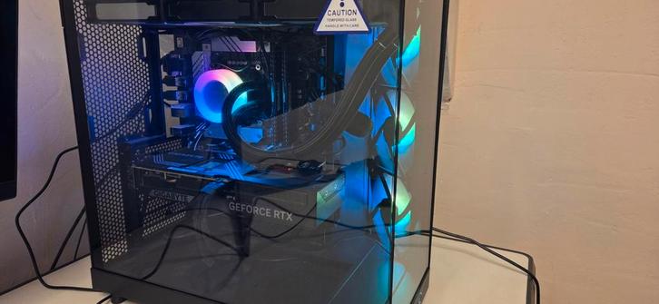Gaming PC setup RTX5070 I7, Computers en Software, Monitoren, Zo goed als nieuw, 101 t/m 150 Hz, DisplayPort, HDMI, USB-C, Gaming