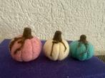 Vrolijk gekleurde pompoentjes, Ophalen of Verzenden, Nieuw, Figuurtje(s)