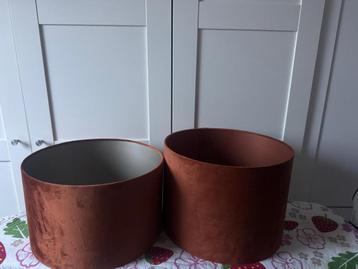 Te koop nette lampenkappen beschikbaar voor biedingen